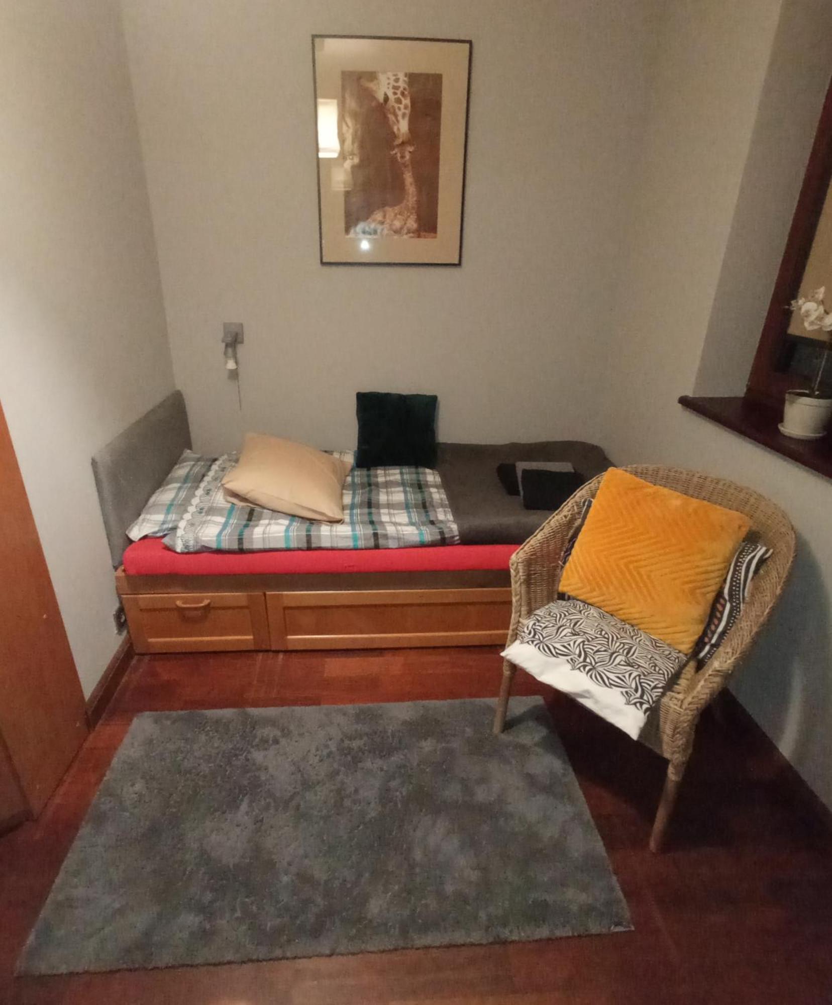 Niewielki Pokoj Jedno Lub Dwuosobowy W Duzym Mieszkaniu W Gdansk Wrzeszcz Ul Smoluchowskiego Kolo Akademii Medycznej - Cooliving Zimmer foto